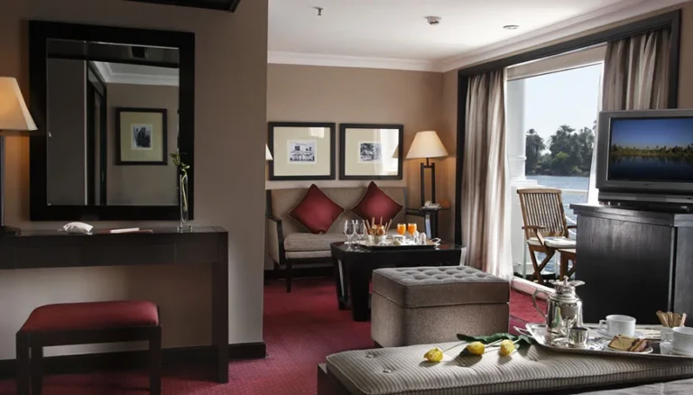 MS Jaz Senator suite sitting room with sofa and balcony