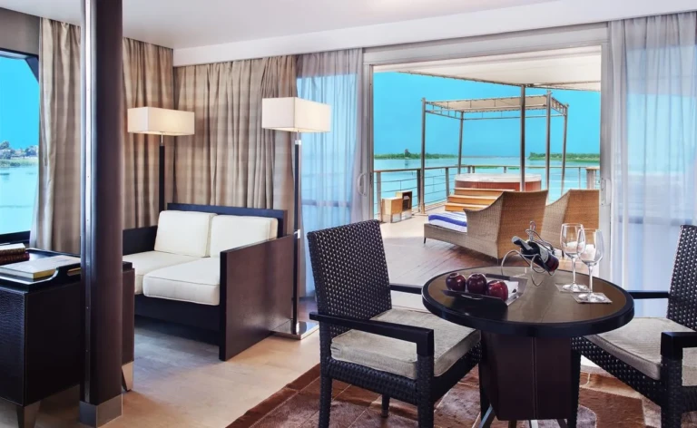 Oberoi Zahra suite lounge with private deck and Nile view