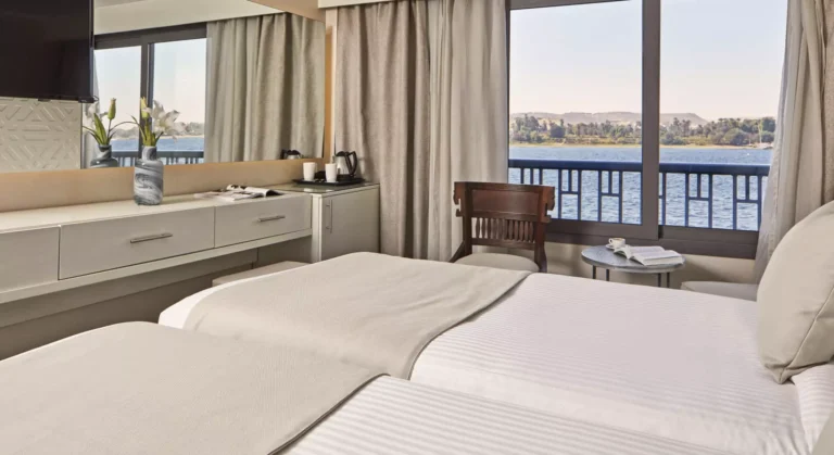 Twin cabin with balcony overlooking the Nile on the Tulip