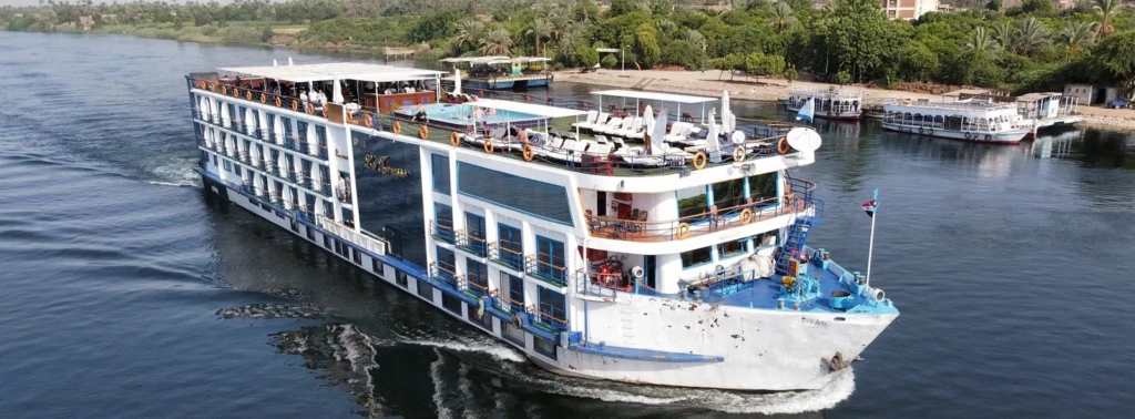 MS Royal La Terrasse cruising the Nile