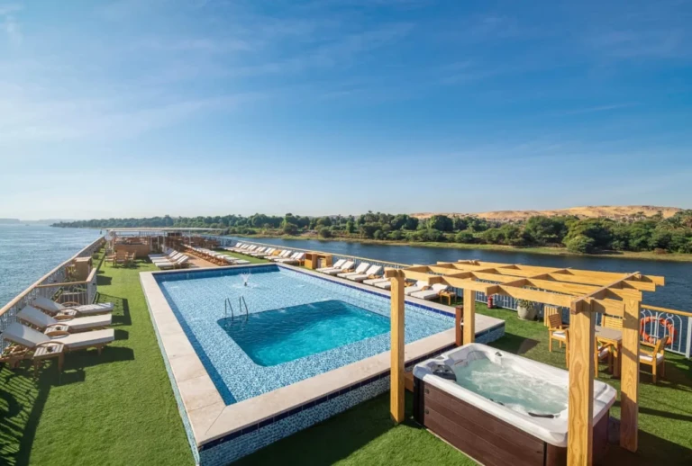 Nile Capital rooftop pool, jacuzzi and pergola above the Nile