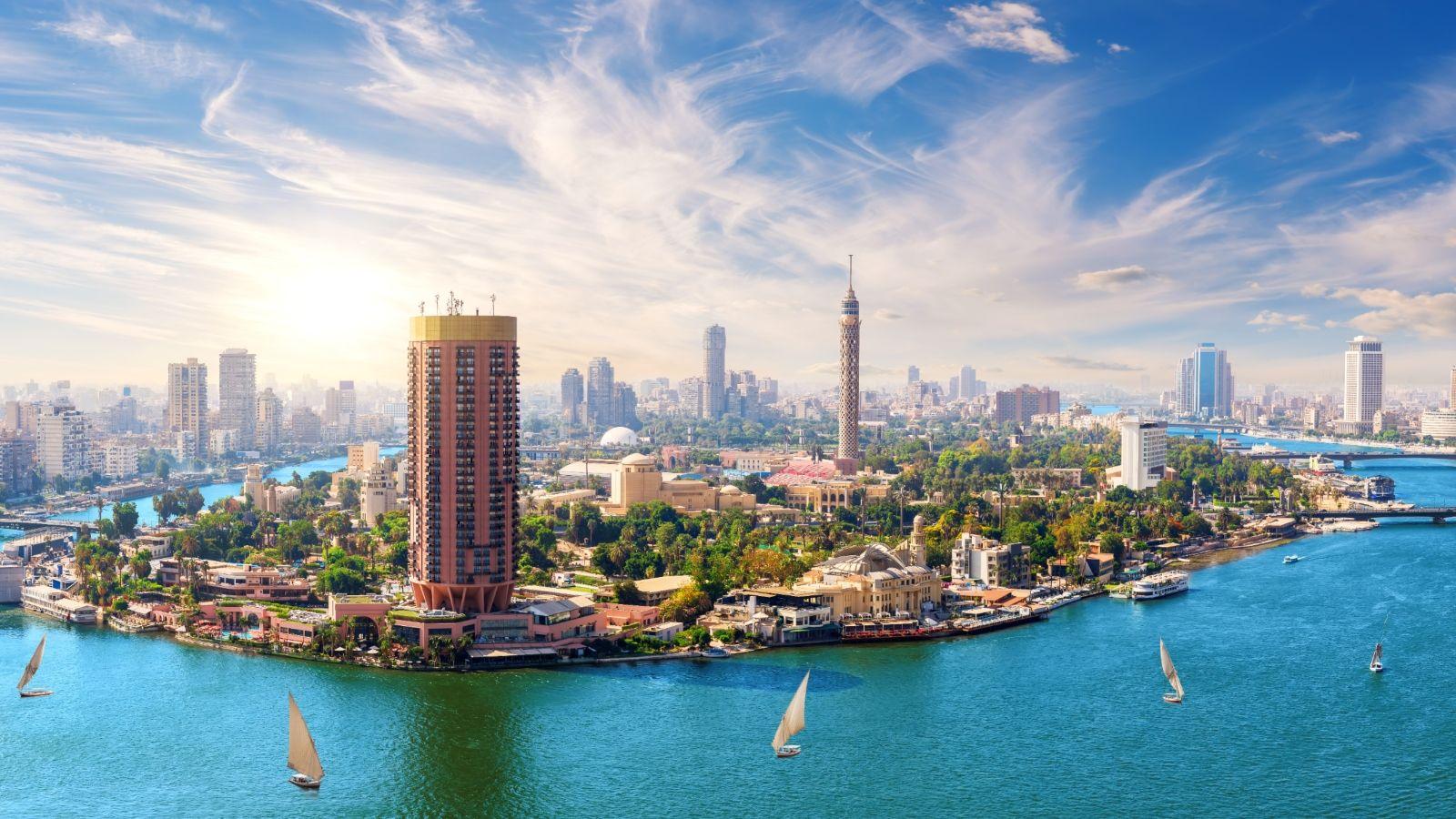 Cairo Travel Guide 2026/2027: Where to Stay, What to See & Essential Tips