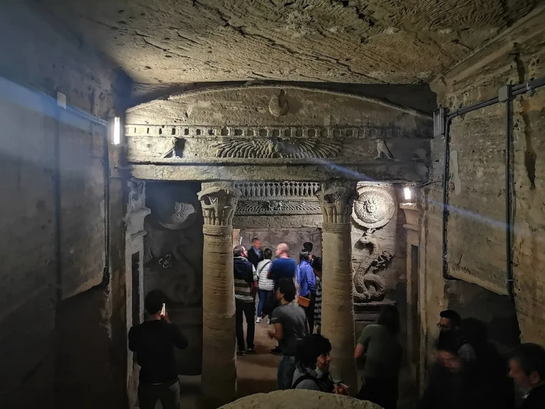 Catacombs of Kom el Shoqafa: Alexandria Visitor Guide