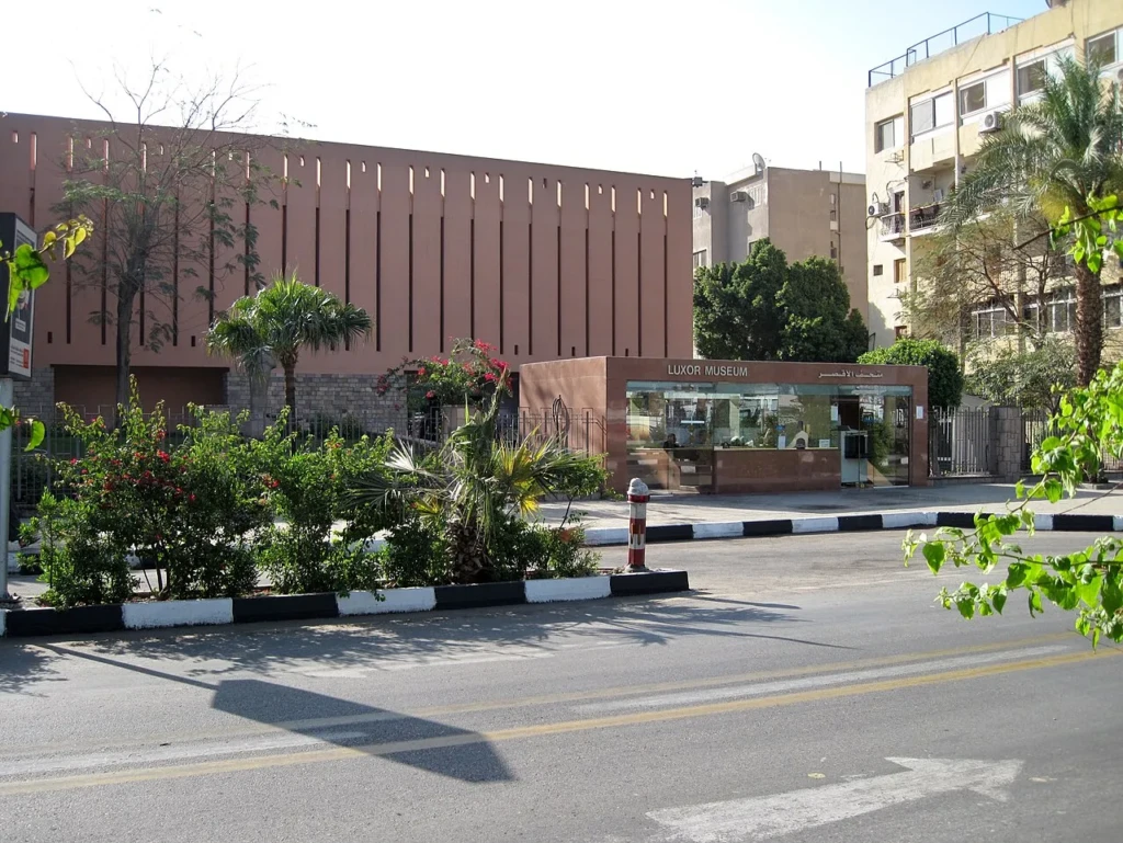 Luxor Museum garden and entrance