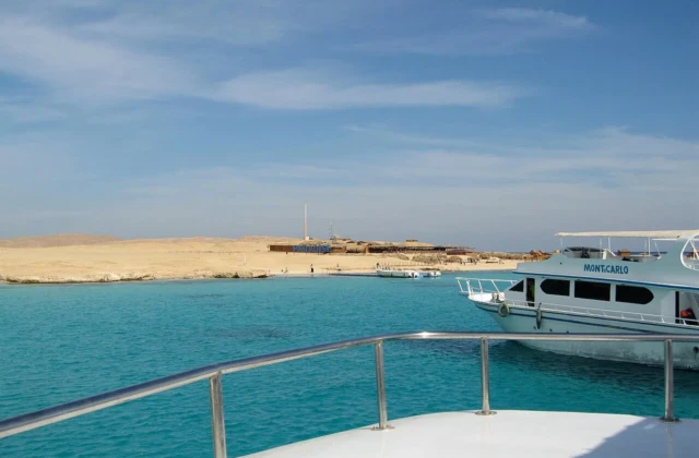 Snorkeling Trip in Hurghada with Lunch on Board